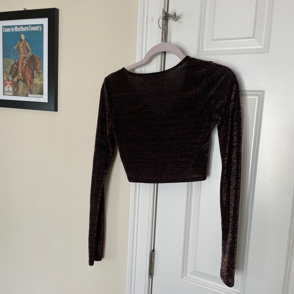 Shimmery Ruched Crop Top - Picture 4 of 6